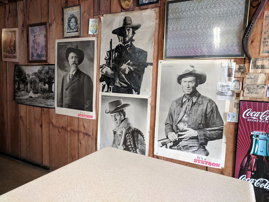 Hot Dog House | restaurant | 115 N Maple Ave, Covington, VA 24426, USA | 5409624042 OR +1 540-962-4042