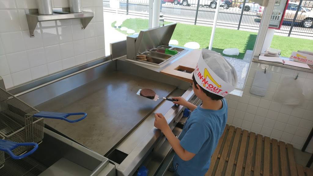 The Original In-N-Out Burger | restaurant | 13766 Francisquito Ave, Baldwin Park, CA 91706, USA | 8007861000 OR +1 800-786-1000