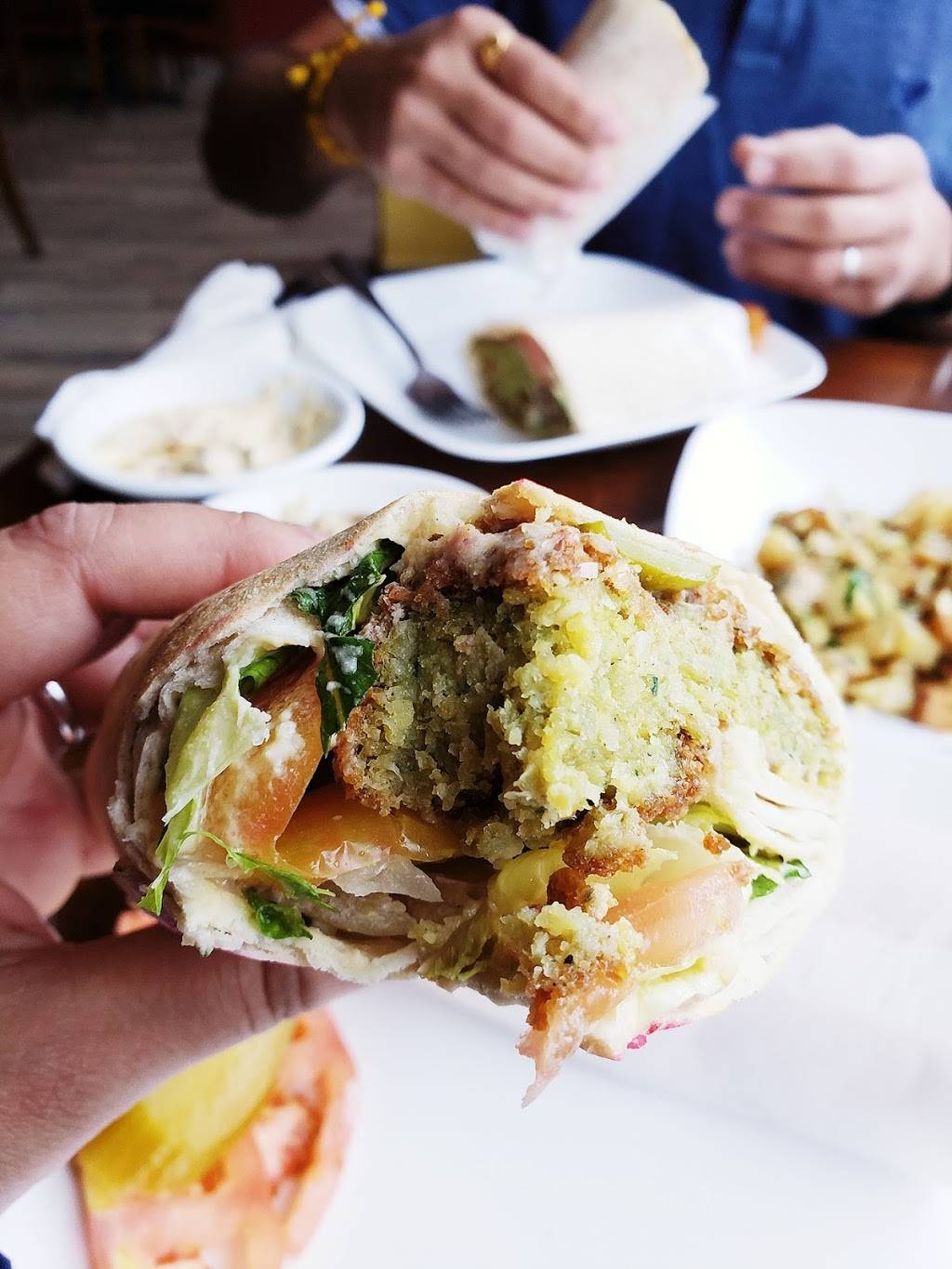 Zaytoon’s Bistro | restaurant | 165 Park Rd, West Hartford, CT 06119, USA | 8609375125 OR +1 860-937-5125