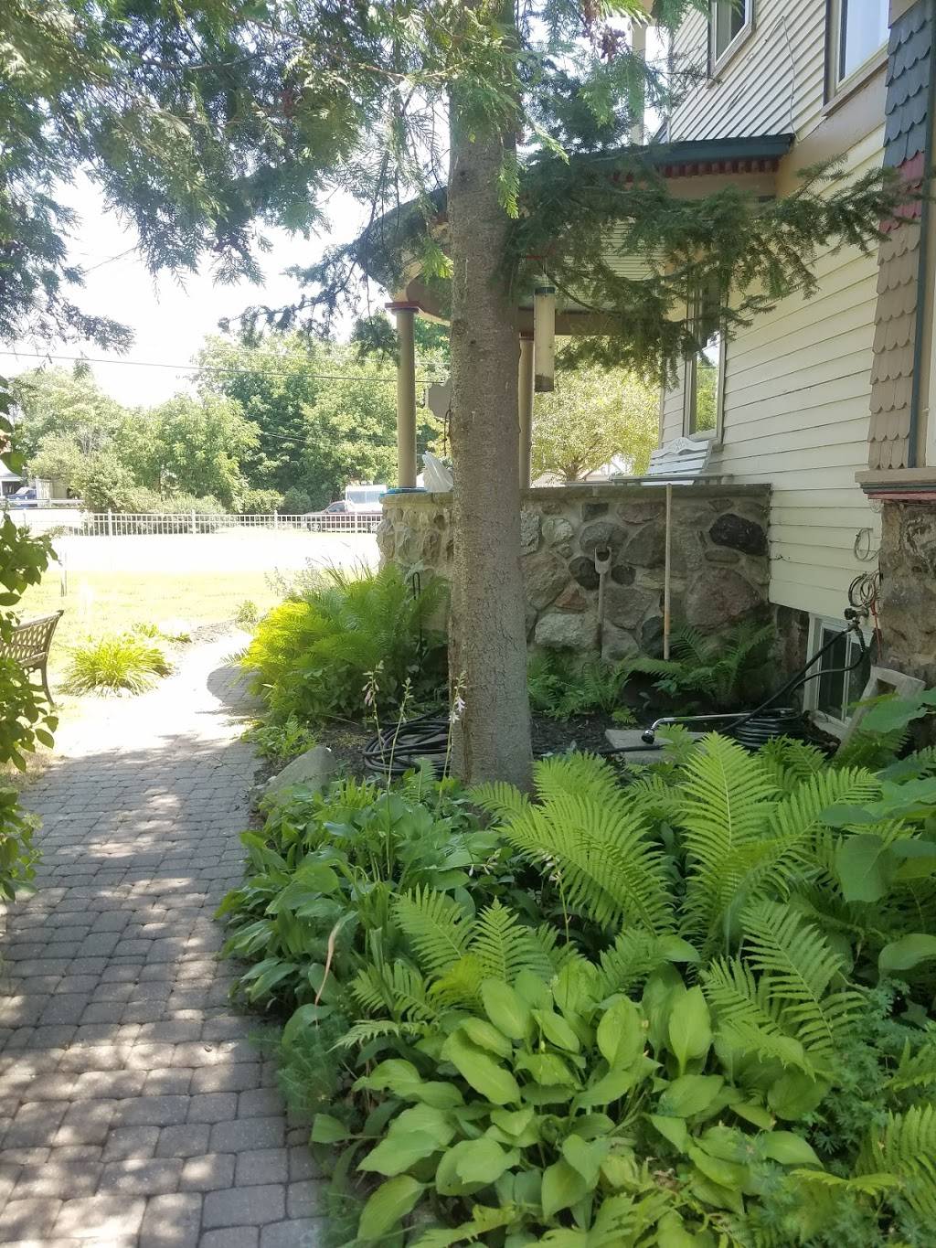 The Holly Vault | restaurant | 202 S Saginaw St, Holly, MI 48442, USA | 2487198332 OR +1 248-719-8332