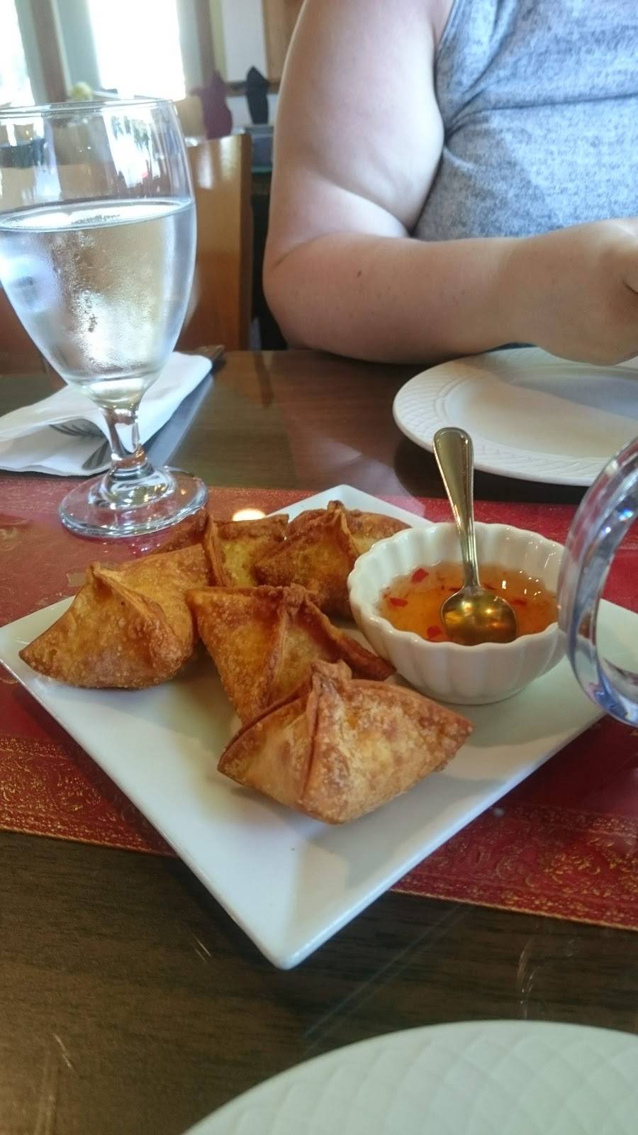 Siam Orchids | restaurant | 899 W Main St, Branford, CT 06405, USA | 2034836993 OR +1 203-483-6993