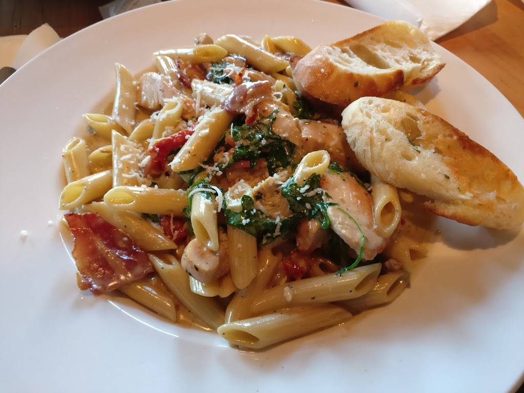 Pump House Grille Co | restaurant | 40 Lakeshore Rd E, Mississauga, ON L5G 1C8, Canada | 9058917867 OR +1 905-891-7867