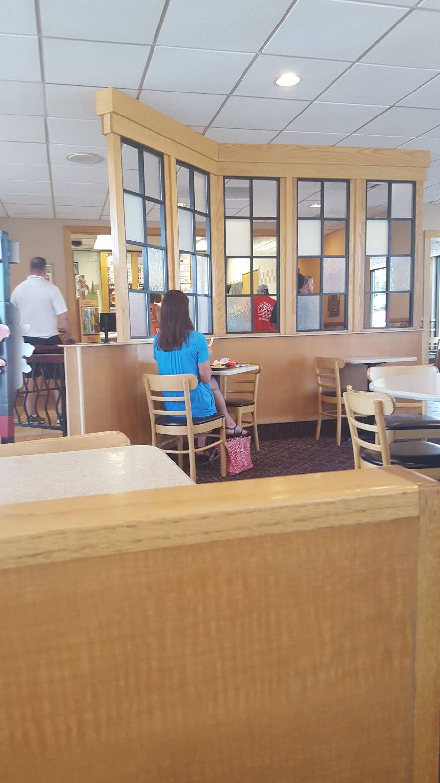 Wendys | restaurant | 4805 W Broad St, Richmond, VA 23230, USA | 8043553634 OR +1 804-355-3634