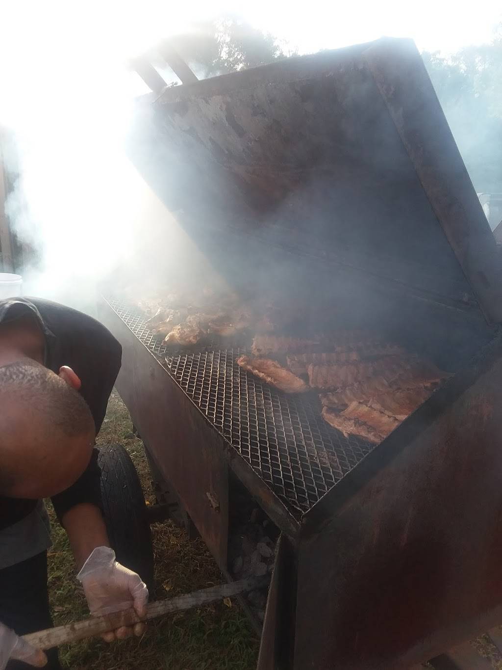 Aryneys N Whitals | restaurant | 26222 Edison Rd, South Bend, IN 46628, USA | 5744402668 OR +1 574-440-2668