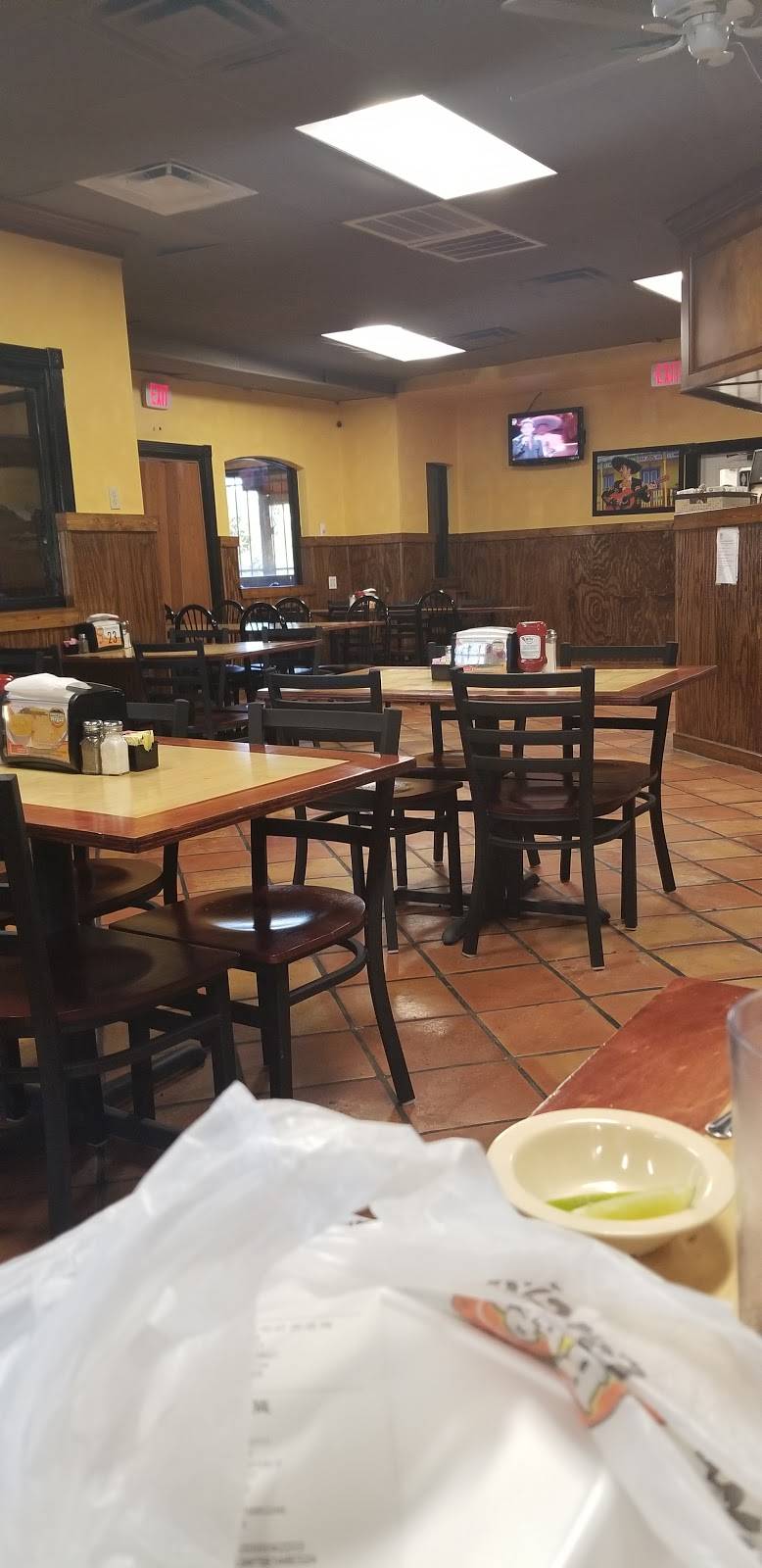 Tostada Regia Denver Harbor | restaurant | 826 Zoe St, Houston, TX 77020, USA | 2813153149 OR +1 281-315-3149