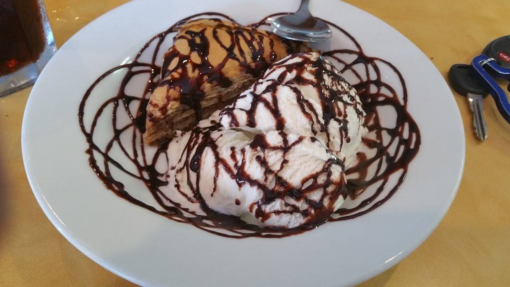 Victorias Family Restaurant | restaurant | 370 N Courtenay Pkwy, Merritt Island, FL 32953, USA | 3214591656 OR +1 321-459-1656