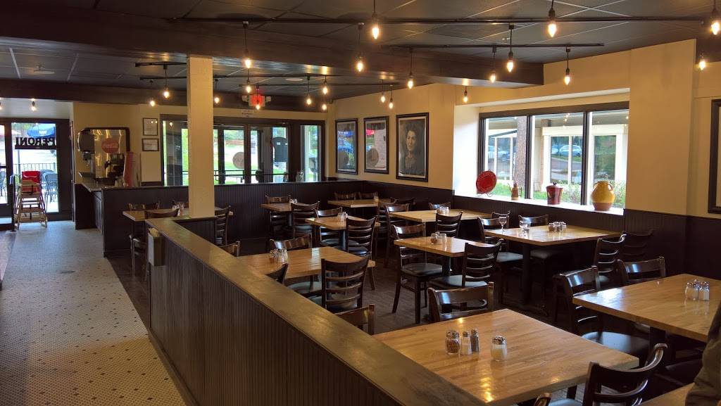 Ducas Neapolitan Pizza | restaurant | 236 E Cheyenne Mountain Blvd, Colorado Springs, CO 80906, USA | 7192478830 OR +1 719-247-8830