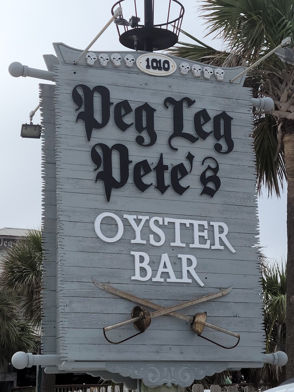 Peg Leg Petes | restaurant | 1010 Fort Pickens Rd, Pensacola Beach, FL 32561, USA | 8509324139 OR +1 850-932-4139