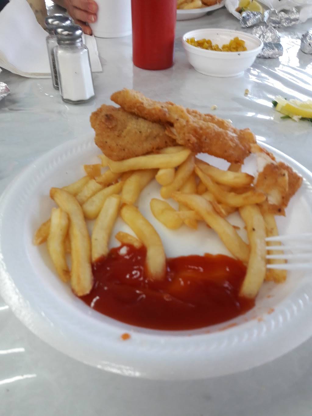 Bayseas Seafood Restaurant #25 | restaurant | 217 S WW White Rd, San Antonio, TX 78219, USA | 2102578996 OR +1 210-257-8996