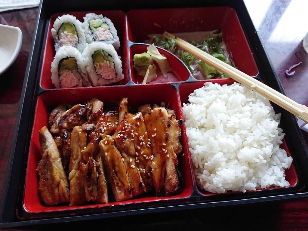 Blue Fin Sushi | restaurant | 102 S Samish Way, Bellingham, WA 98225, USA | 3607522583 OR +1 360-752-2583