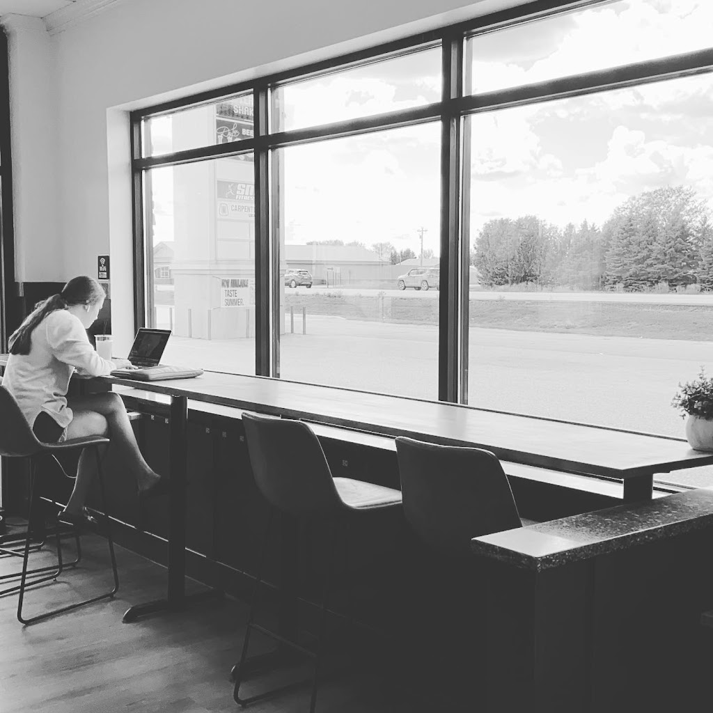 Central Hub | restaurant | 24086 MN-15, St Augusta, MN 56301, USA | 3202511184 OR +1 320-251-1184