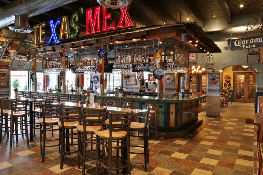 Lupe Tortilla | restaurant | 5838 Worth Pkwy, San Antonio, TX 78257, USA | 2104465113 OR +1 210-446-5113