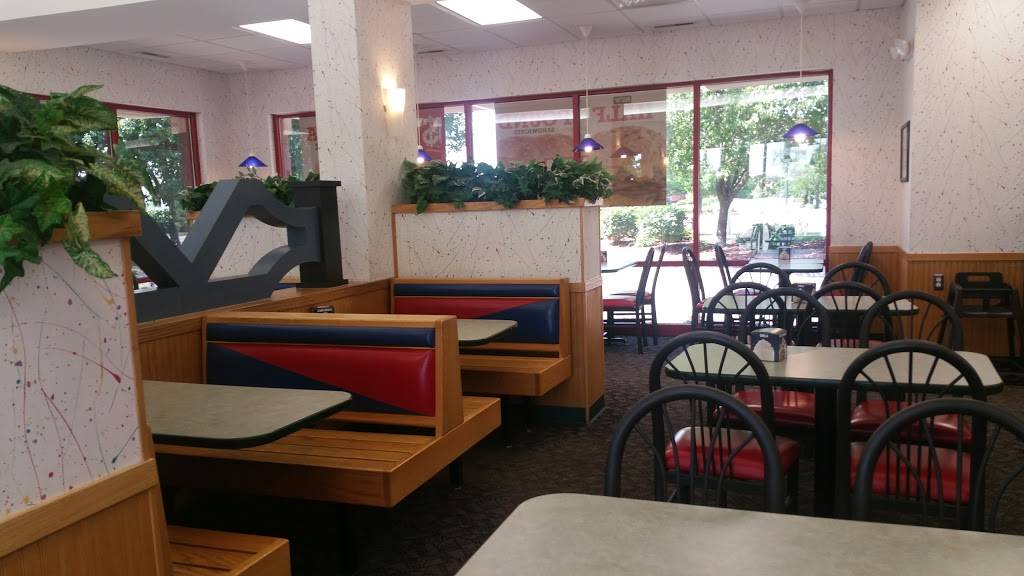 Arbys | restaurant | 103 Waterstradt Commerce Dr, Dundee, MI 48131, USA | 7345298170 OR +1 734-529-8170