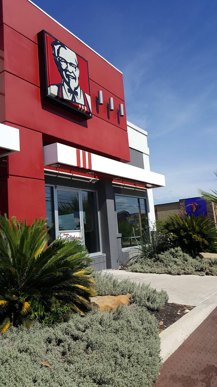 KFC | restaurant | 2224 E Riverside Dr, Austin, TX 78741, USA | 5123262133 OR +1 512-326-2133