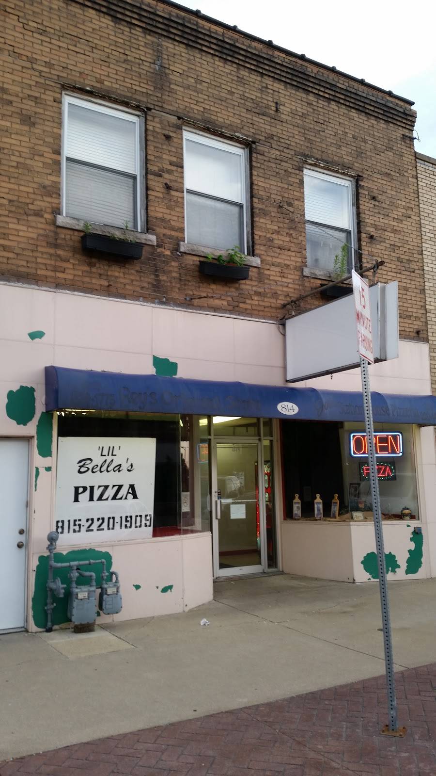 Lil Bellas Pizza | restaurant | 814 1st St, Lasalle, IL 61301, USA | 8152201909 OR +1 815-220-1909