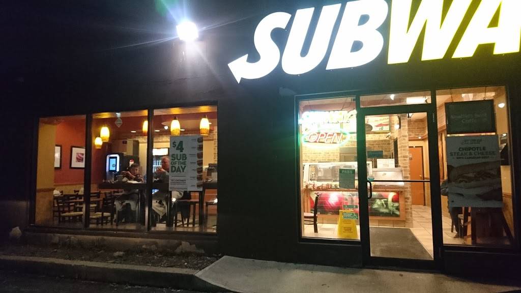 Subway | restaurant | 114 York Blvd, Hamilton, ON L8R 1R6, Canada | 9059281310 OR +1 905-928-1310