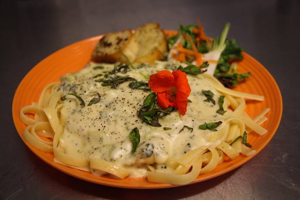 Pizza On Main | restaurant | 53 Lower Main St, Morristown, VT 05661, USA | 8028884155 OR +1 802-888-4155