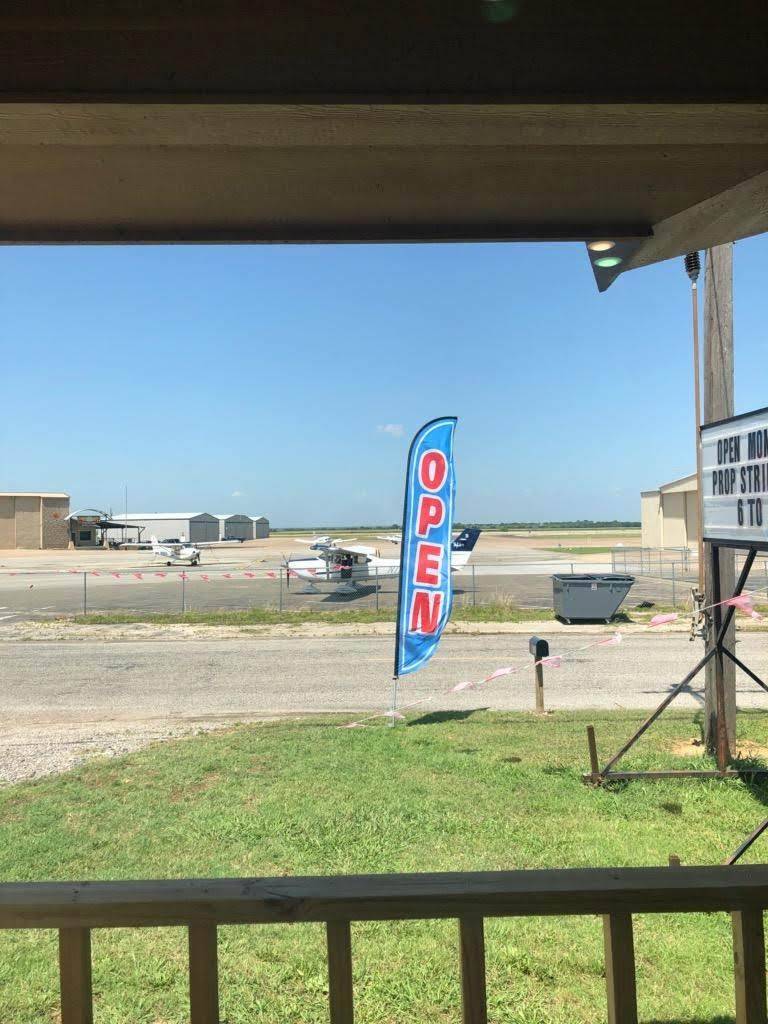 Propstrike Cafe | restaurant | 5300 Airport Dr, Denison, TX 75020, USA | 9034192299 OR +1 903-419-2299