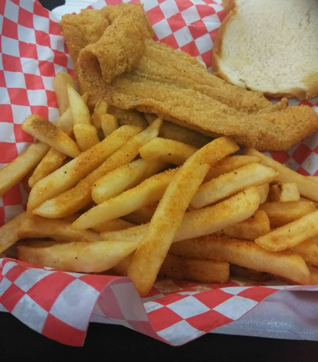 Helens Hot Chicken | restaurant | 1915 Gallatin Pike N #105, Madison, TN 37115, USA | 6152398502 OR +1 615-239-8502