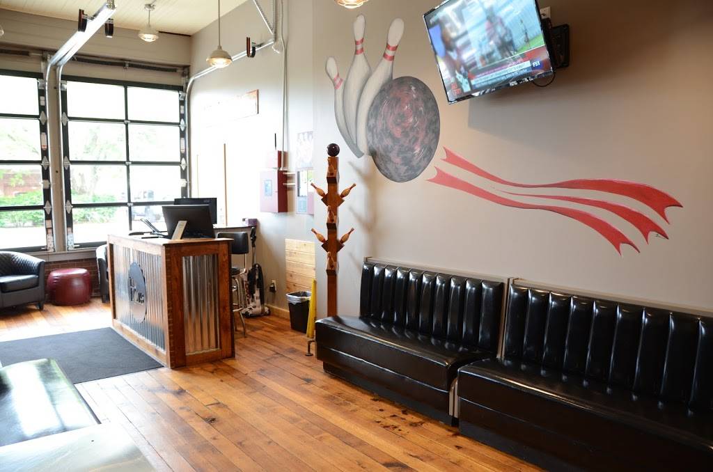 10 Pins | night club | 27 W Monroe St, Franklin, IN 46131, USA | 3177393578 OR +1 317-739-3578