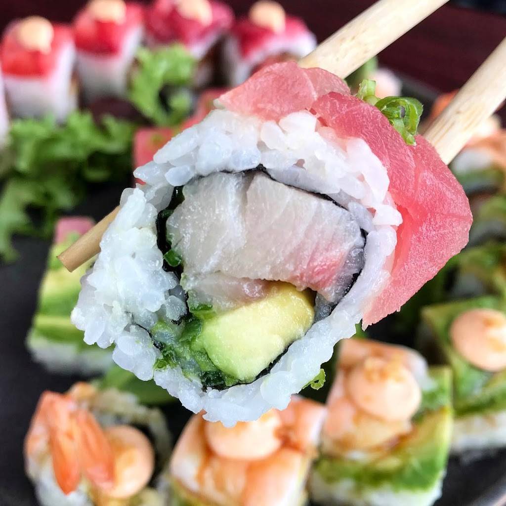 WAVE - Asian Bistro & Sushi | restaurant | 301 N Baker St #106, Mt Dora, FL 32757, USA | 3523839283 OR +1 352-383-9283