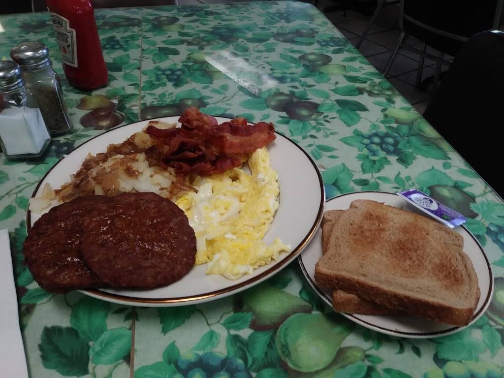 Sparkys Cafe | restaurant | 1600 Calcon Hook Rd, Sharon Hill, PA 19079, USA | 6105839194 OR +1 610-583-9194