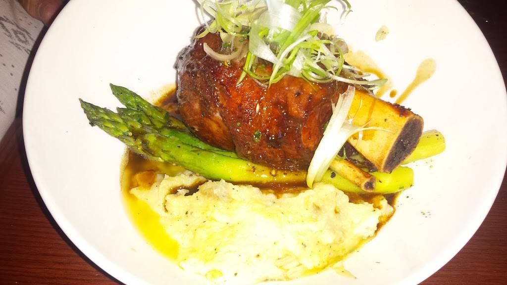 Nouveau Bistro and Lounge | restaurant | 7590 Fredle Dr, Painesville, OH 44077, USA | 4403500793 OR +1 440-350-0793