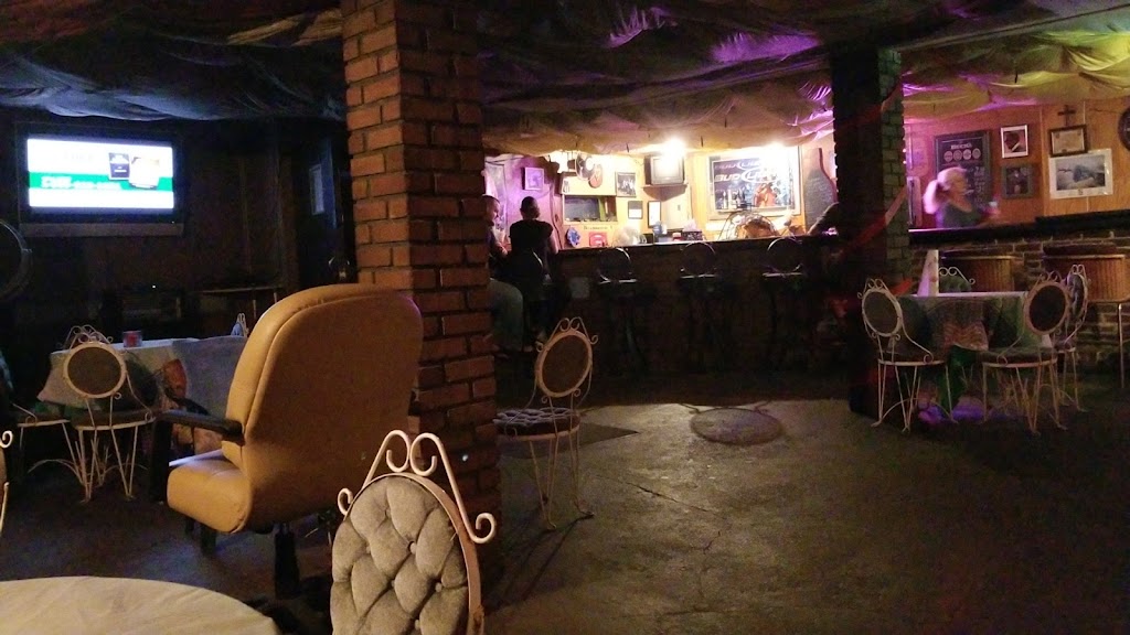 Outer Limits Restaurant | restaurant | 5717 Vonnie Branch Rd, Milton, FL 32570, USA | 8506238287 OR +1 850-623-8287