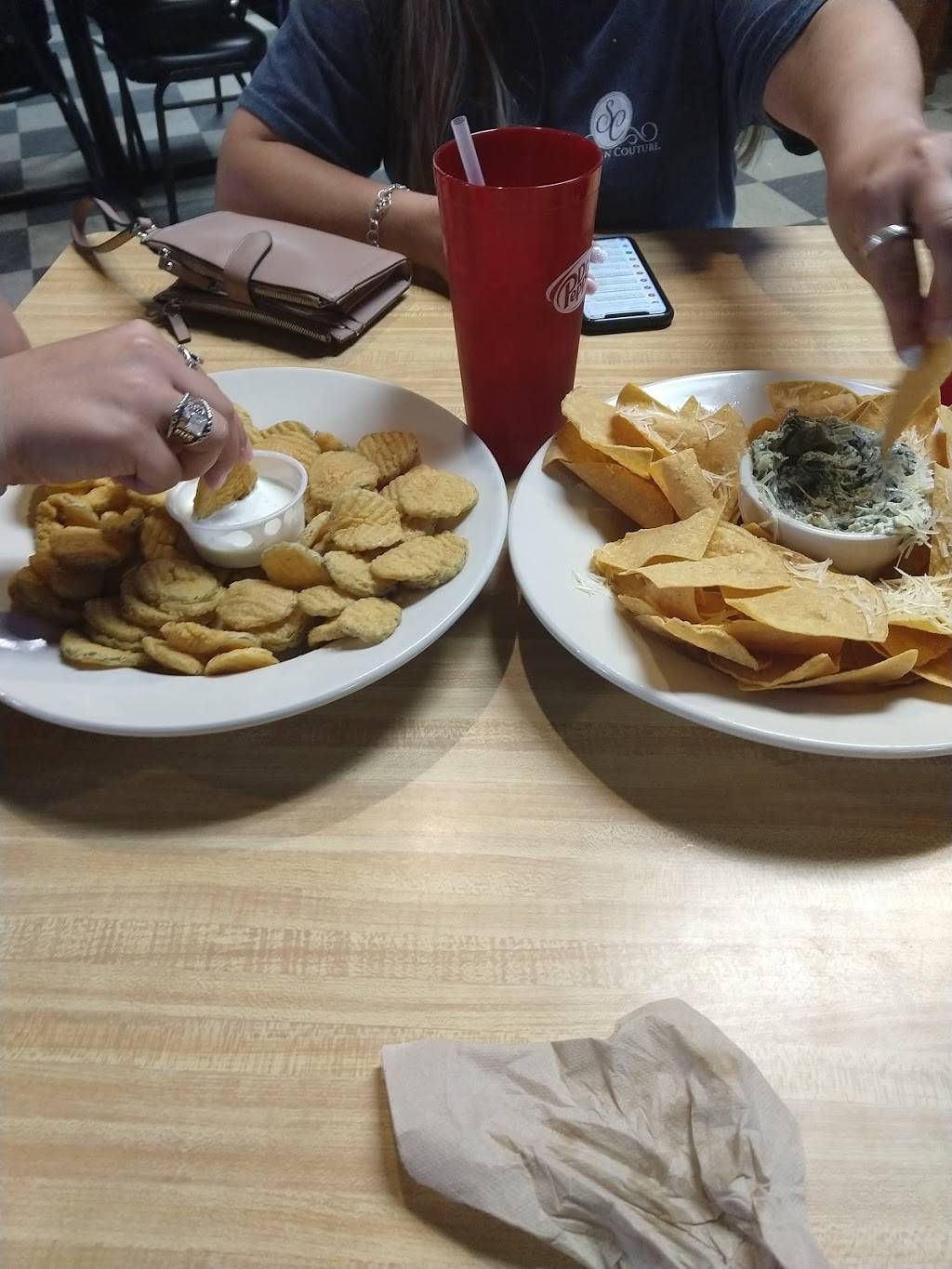 Sidelines Grill | restaurant | 20116 Plank Rd, Zachary, LA 70791, USA | 2256543354 OR +1 225-654-3354