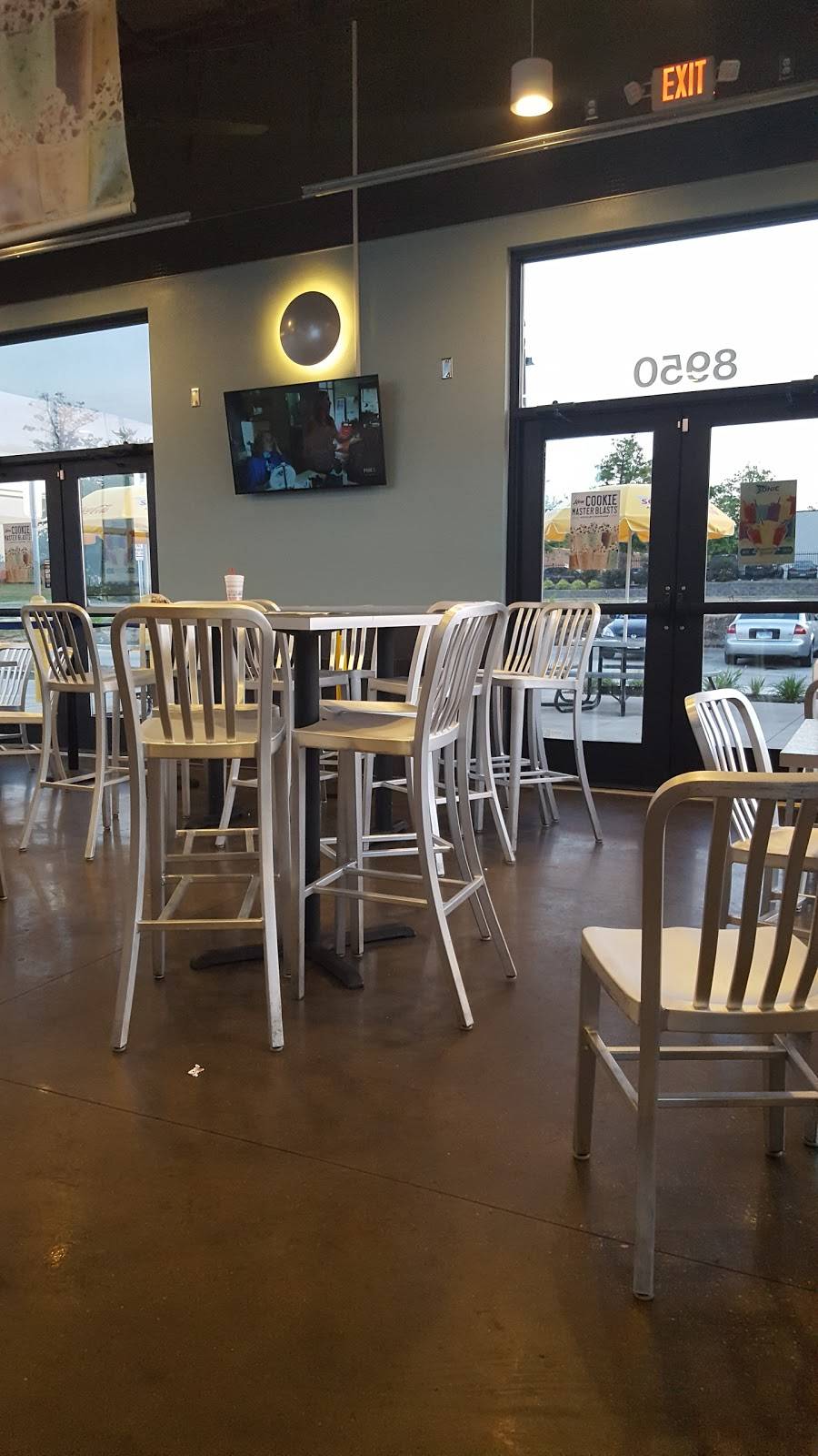 Sonic Drive-In | restaurant | 8950 Walker Mill Rd, Capitol Heights, MD 20743, USA | 3015251320 OR +1 301-525-1320