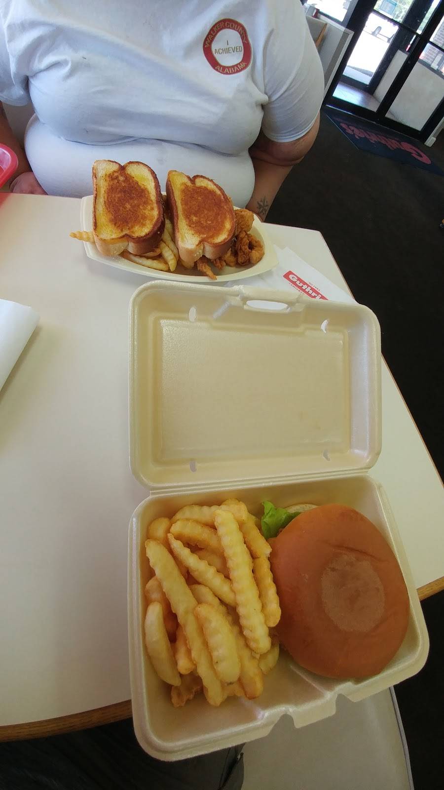 Guthries of Jasper | restaurant | 821 Hwy 78 W, Jasper, AL 35501, USA | 2052950080 OR +1 205-295-0080