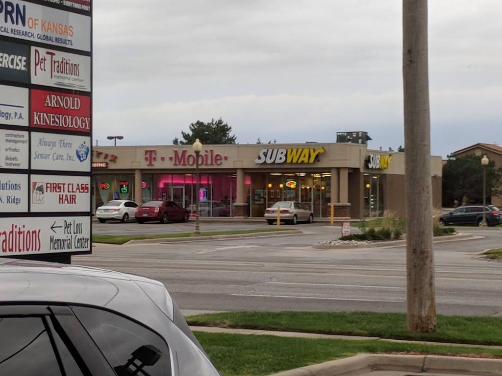 Subway | meal takeaway | 2233 N Ridge Rd, Wichita, KS 67205, USA | 3167219799 OR +1 316-721-9799