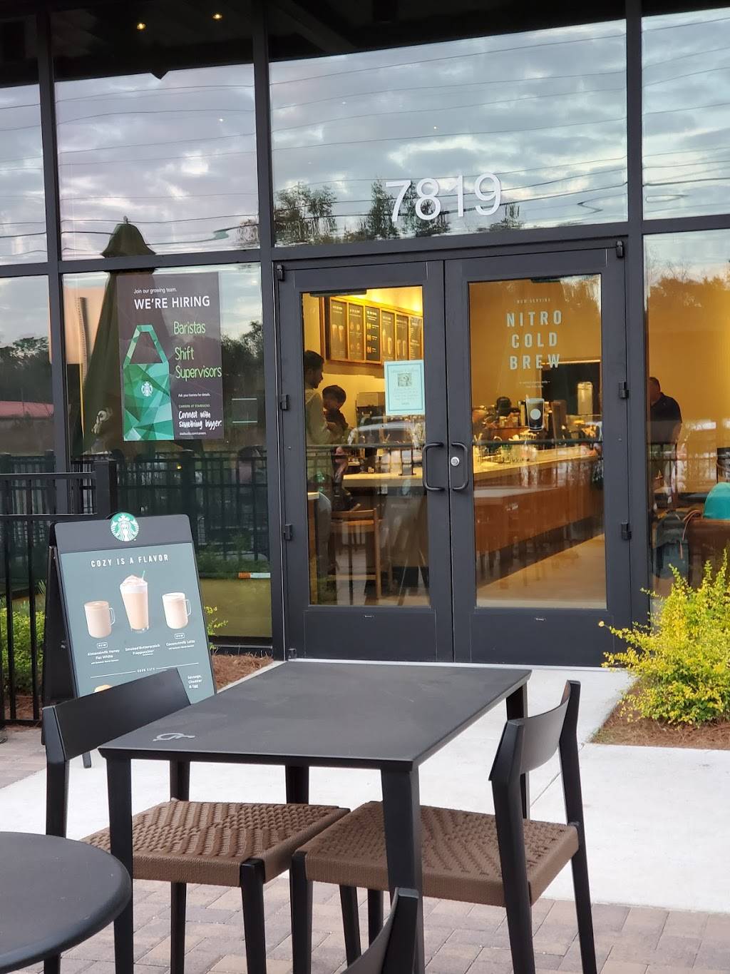 Starbucks | cafe | 7819 SW State Rd 200, Ocala, FL 34476, USA | 3524560704 OR +1 352-456-0704
