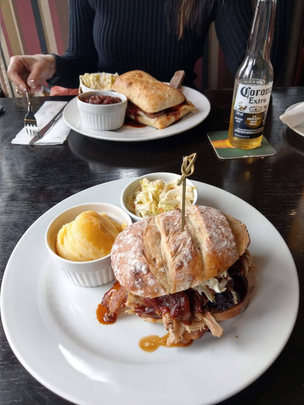 Q BBQ Public House | restaurant | 164 Beverly St, Cambridge, ON N1R 3Z5, Canada | 5197409860 OR +1 519-740-9860