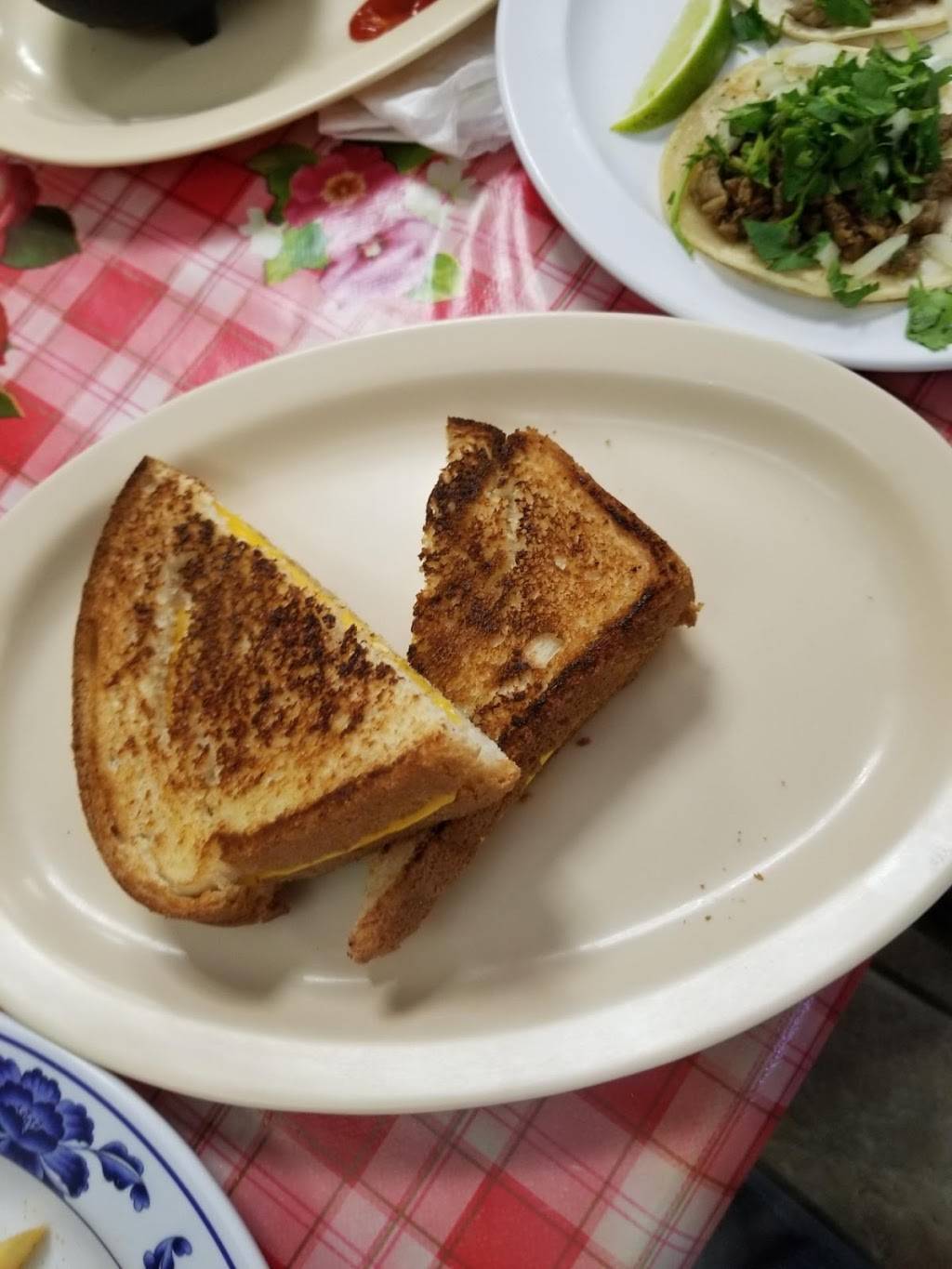 B&C Taco Bar & Burgers | restaurant | 34620 Yucaipa Blvd, Yucaipa, CA 92399, USA | 9099180195 OR +1 909-918-0195