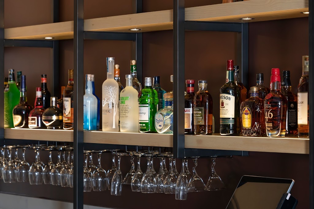 West Passage Brewing Co. | restaurant | 7835 Post Rd, North Kingstown, RI 02852, USA | 4016619662 OR +1 401-661-9662