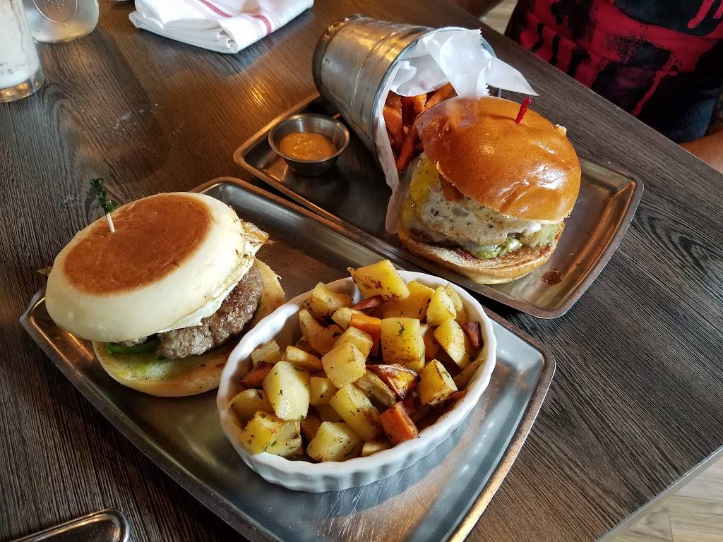 A&B Burgers - Beverly | restaurant | 206 Cabot St, Beverly, MA 01915, USA | 9789937394 OR +1 978-993-7394