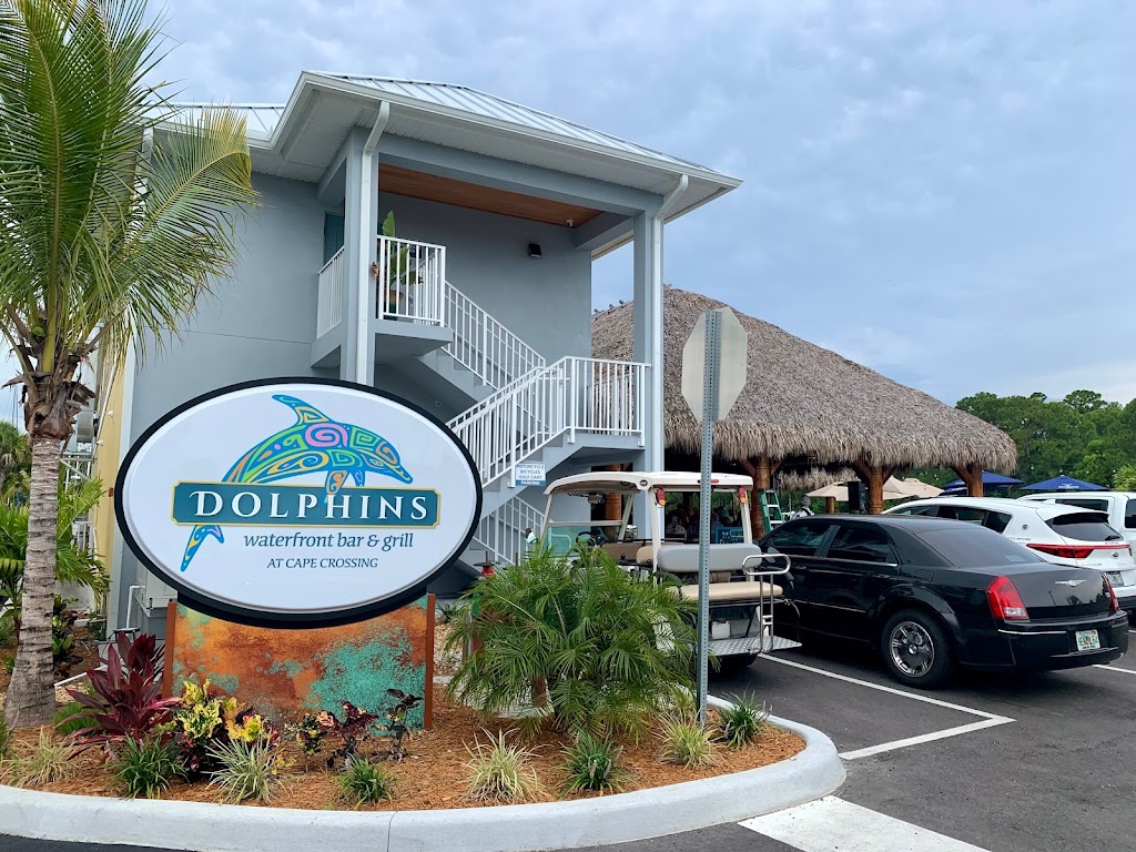 Dolphins Waterfront Bar & Grill at Cape Crossing | restaurant | 310 Lagoon Way, Merritt Island, FL 32953, USA | 3213382220 OR +1 321-338-2220