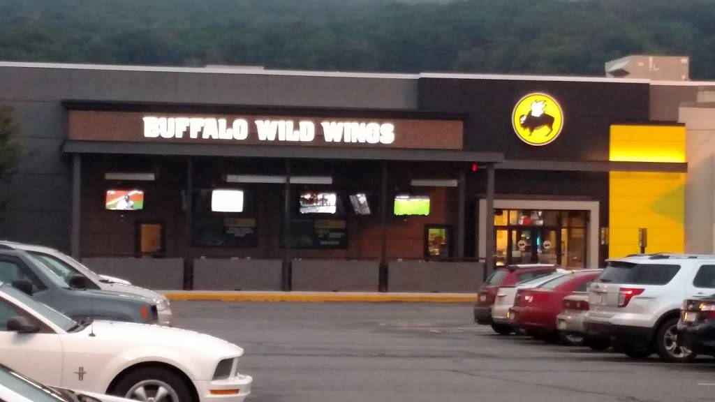 Buffalo Wild Wings | restaurant | 100 Viewmont Mall, Scranton, PA 18508, USA | 5703449224 OR +1 570-344-9224