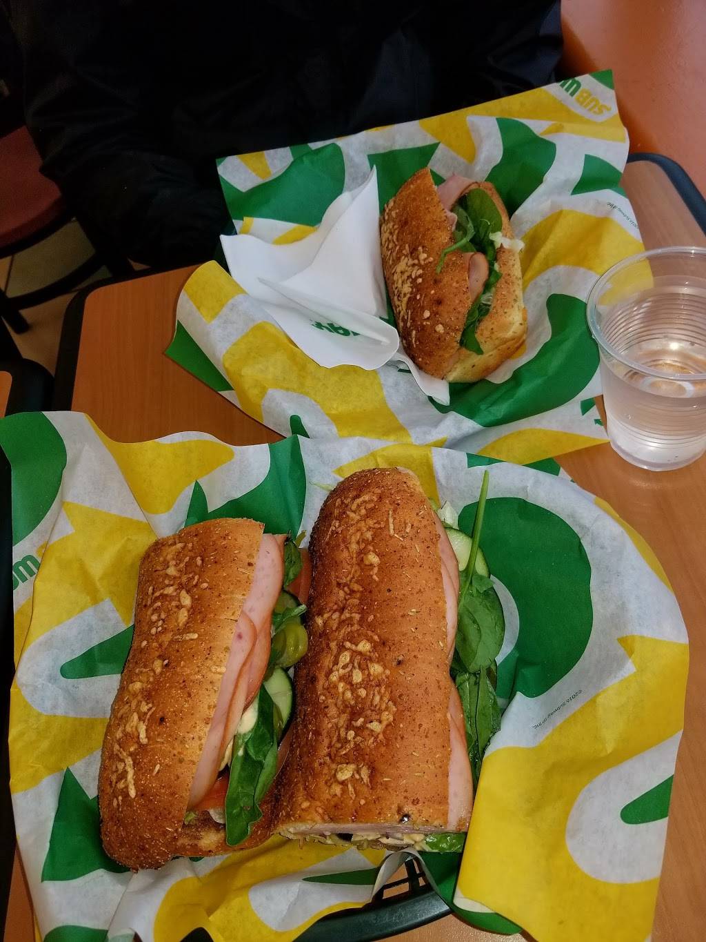 Subway | restaurant | Lowes, 3828 Innes Rd, Orléans, ON K4A 4C5, Canada | 6138241946 OR +1 613-824-1946