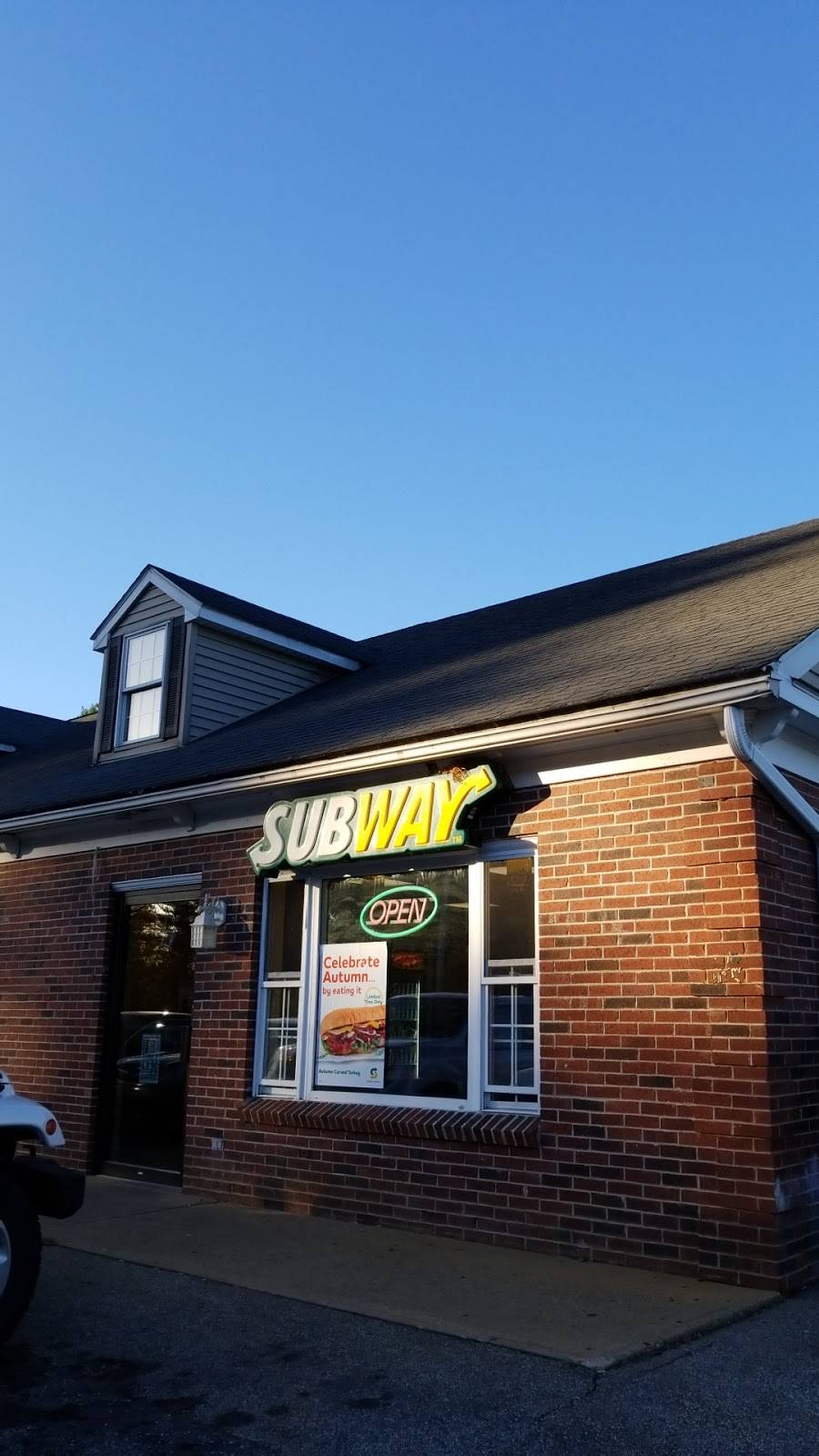 Subway | restaurant | 143 W Main St, West Brookfield, MA 01585, USA | 5088673433 OR +1 508-867-3433