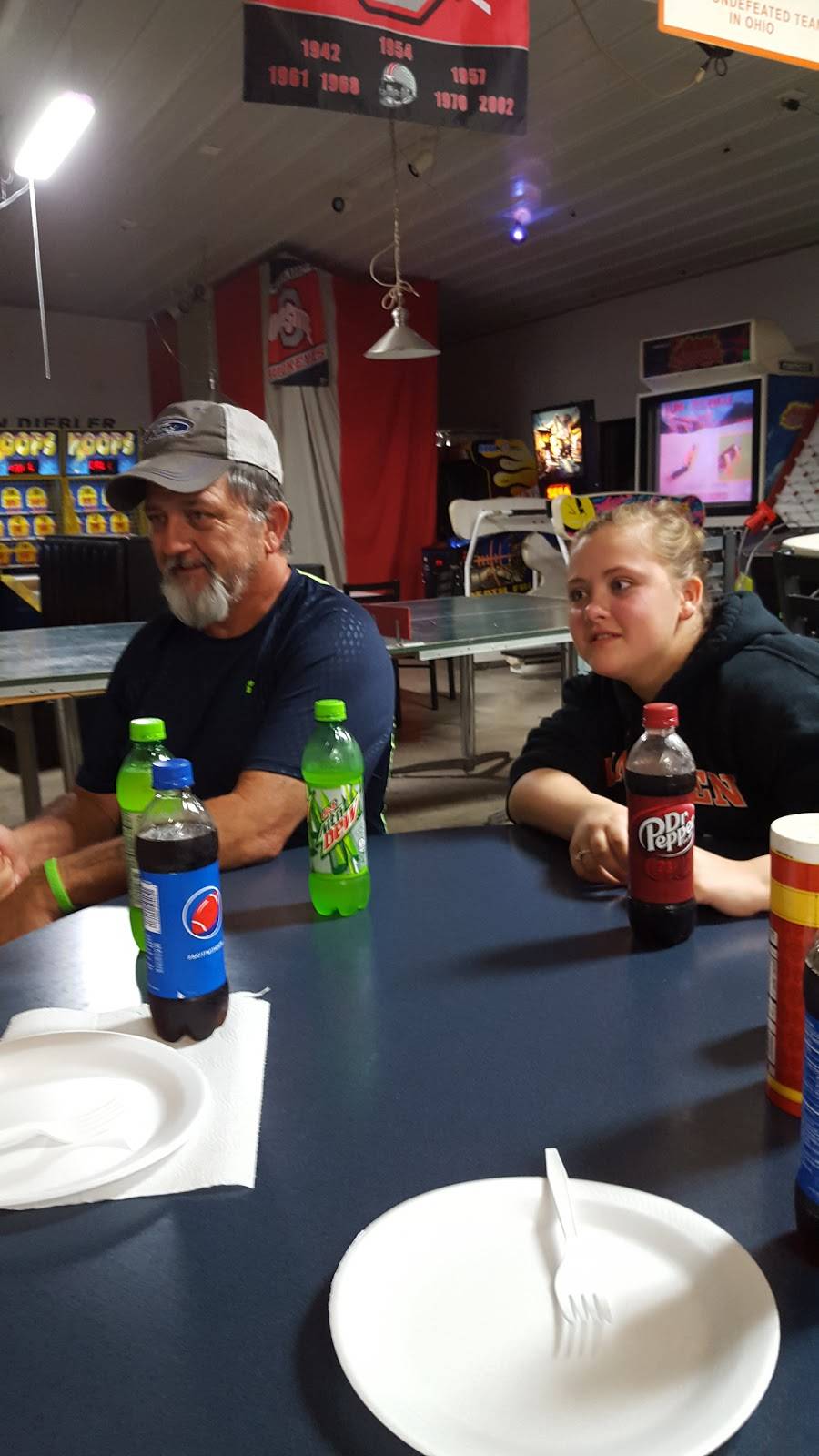 9 Flags Pizza | restaurant | 1255 E Wyandot Ave # Sandusky, Upper Sandusky, OH 43351, USA | 4192099999 OR +1 419-209-9999