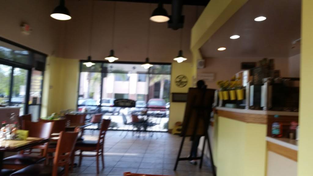 Kikis Kitchen | restaurant | 1751 Lombard St B, Oxnard, CA 93030, USA | 8056041673 OR +1 805-604-1673