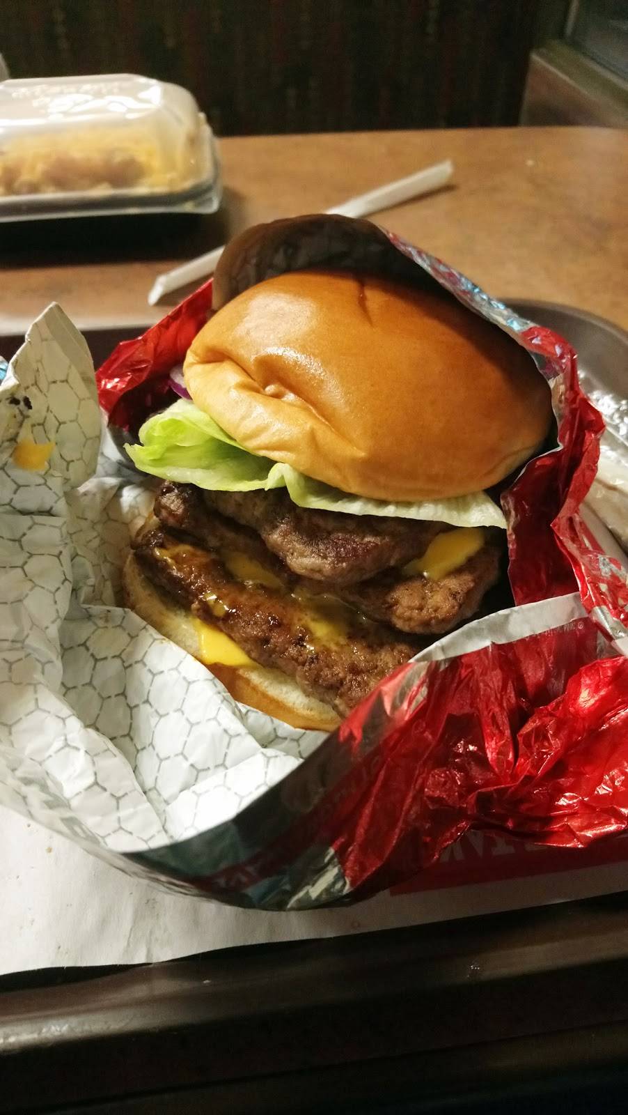 Wendys | restaurant | 9801 Jane St, Maple, ON L6A 3N9, Canada | 9054179754 OR +1 905-417-9754