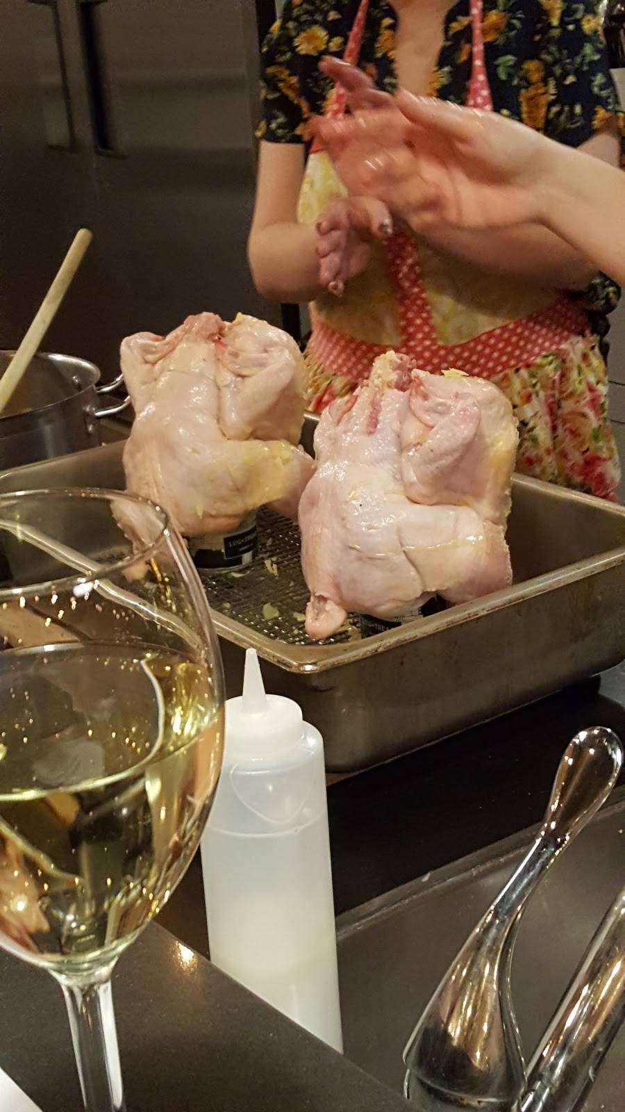 The Chef Next Door | restaurant | 1833 Wyandotte St E, Windsor, ON N8Y 1E5, Canada | 5199152665 OR +1 519-915-2665