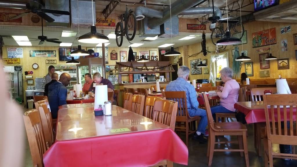 Hubbards Cubbard | restaurant | 901 Main St, Garland, TX 75040, USA | 9722764179 OR +1 972-276-4179