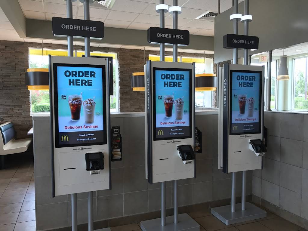 McDonalds | cafe | 901 N US-27, Minneola, FL 34715, USA | 3522416795 OR +1 352-241-6795