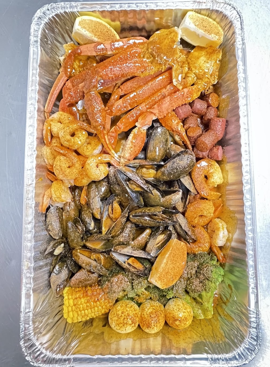 Seafood shack and steak | restaurant | 6016 Broadway, Merrillville, IN 46410, USA | 2194556637 OR +1 219-455-6637