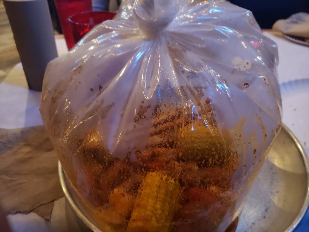 Surfing Crab | restaurant | 6418 S Staples St #124, Corpus Christi, TX 78413, USA | 3614149446 OR +1 361-414-9446