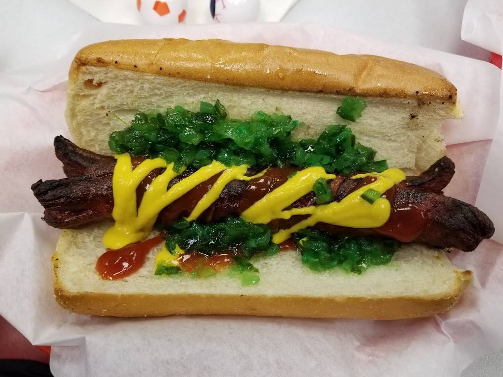 Maxs Dawg House | restaurant | 1438 S Milwaukee Ave, Libertyville, IL 60048, USA | 8473674515 OR +1 847-367-4515